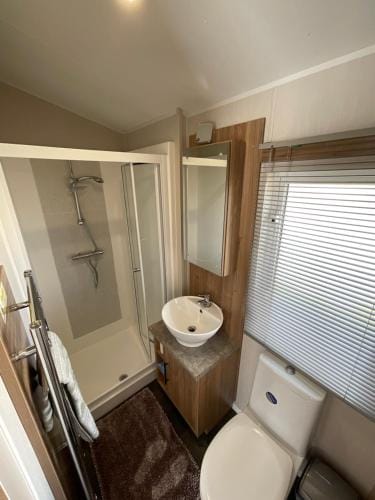 2 bedroom Mini Lodge Caravan at Coopers Beach Holiday Park Hotel in Mersea Island