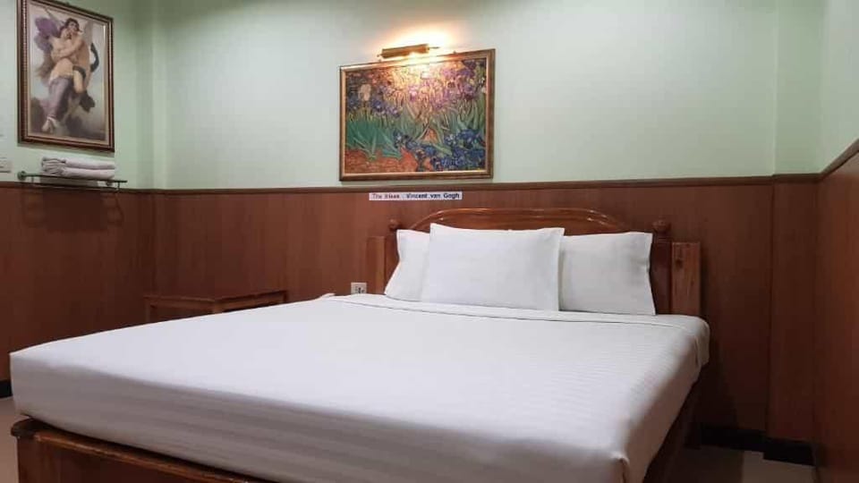 Phadaeng Hotel Ubonratchathani Hotel in Laos