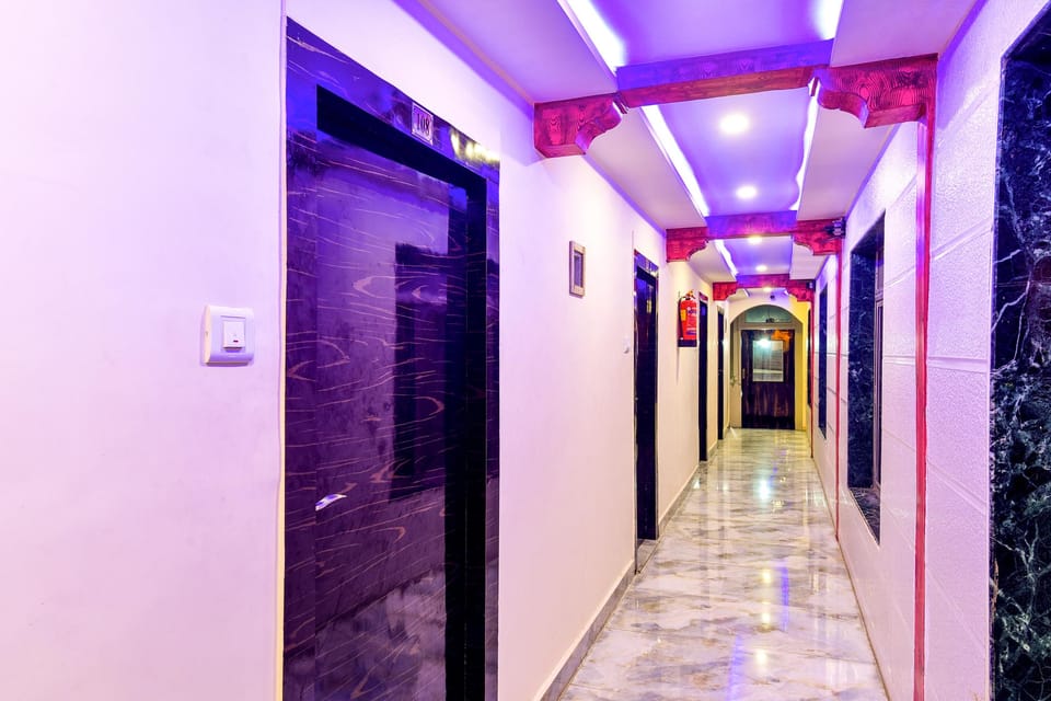 deluxe hotel a/c room Hotel in Mumbai