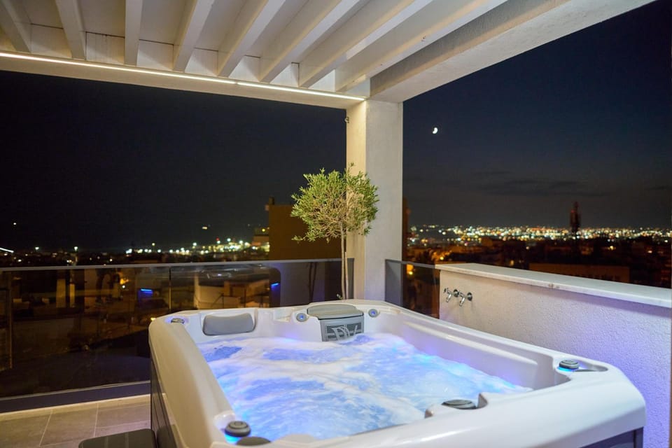 Hot tub