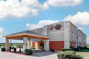 Best Western Plus Longhorn Inn & Suites Hotel in Rio Grande