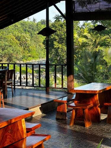 Villa Joglo tepi sungai Hotel in Sidemen