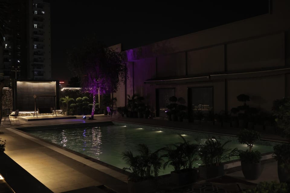 Swimming pool