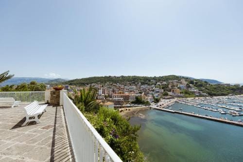 fairytale home - la torretta Hotel in Agropoli