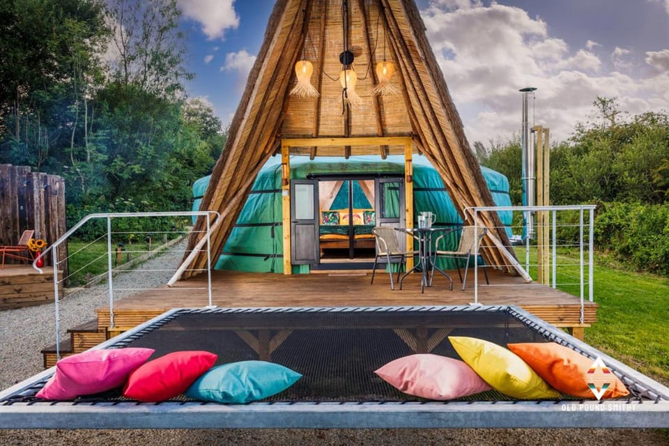 Old Pound Smithy Luxury tent in England