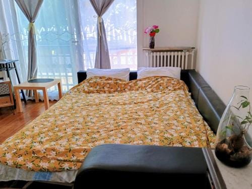1ChambrePrivee,GrandCanape 1-2 Voyageurs,Cuisine &Toilette Partagees,1 Room Private ,Large Sofa 1-2  Hotel in Vitry-sur-Seine