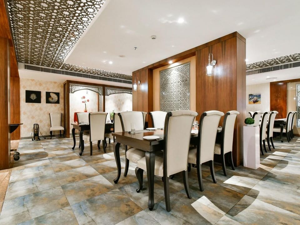 M crown Hotel Hotel in Bangladesh
