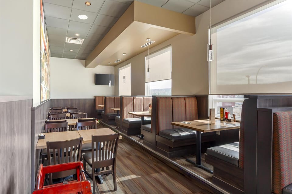 Best Western Plus Hinton Inn & Suites Hotel in Hinton
