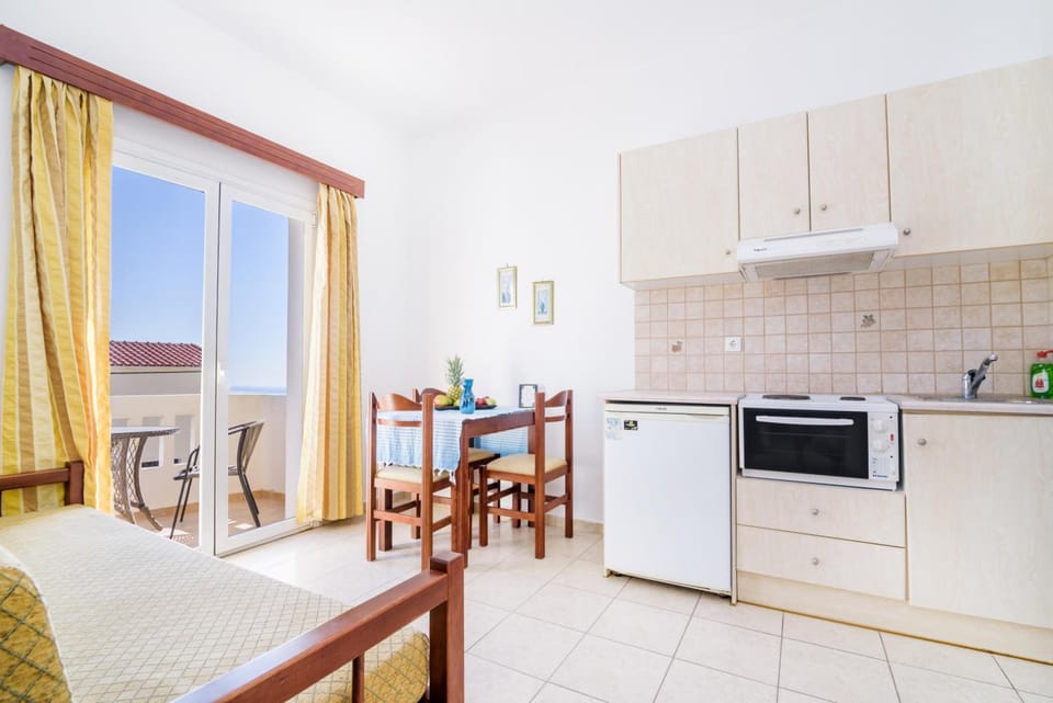 Kalyves Bay Hotel in Crete