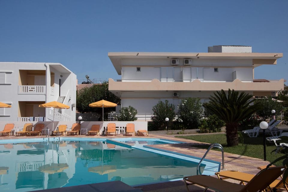 Elena Rooms & Apartments Hotel in Crete