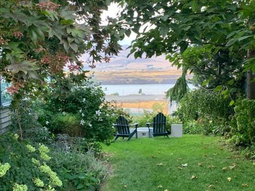 Riverhouse Hidden Gem Hotel in The Dalles