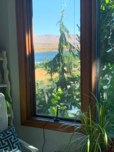 Riverhouse Hidden Gem Hotel in The Dalles