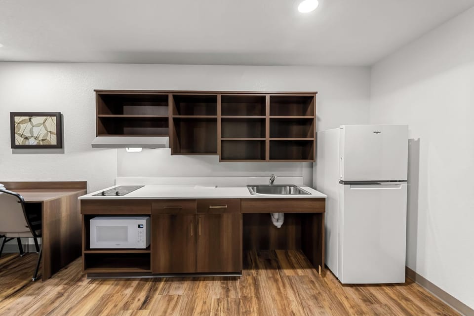 WoodSpring Suites Newington - Hartford South Hotel in New Britain