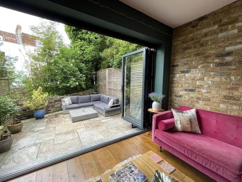 Tranquil Townhouse in Clifton Wood Hotel in Bristol