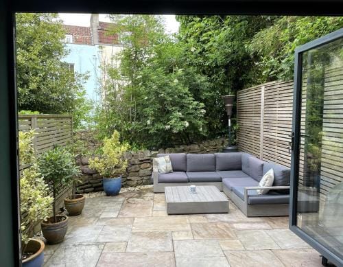 Tranquil Townhouse in Clifton Wood Hotel in Bristol