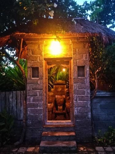 Umah Kayu 1-Menjangan homestay Hotel in Bali