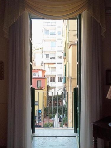 Maison Barriera - Luxury Suites - Salerno City Center Hotel in Salerno