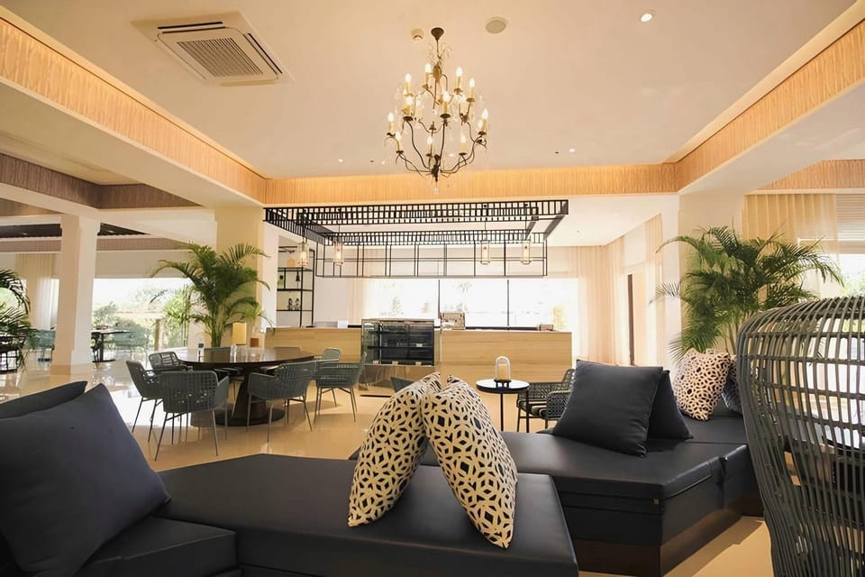Mella Hotel Manila near NAIA Airport Hotel in Las Pinas