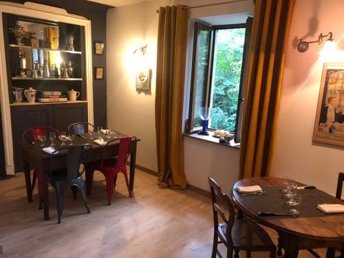 Chambres d’hotes sur une ile Hotel in Auvergne-Rhône-Alpes