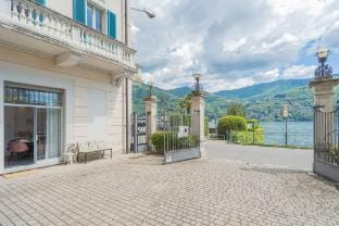 Piccola Como Lotus with 1 bathrooms Hotel in Laglio