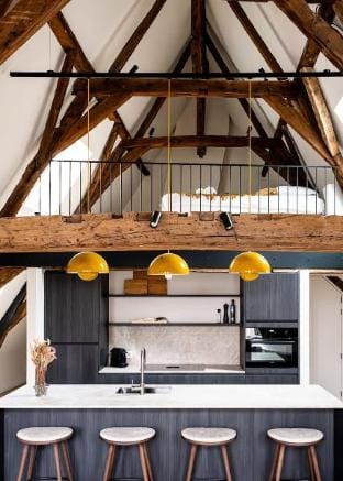 City-view loft with wooden beams and mezzanine Hotel in Ghent