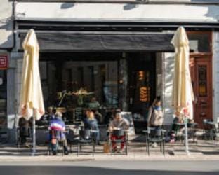 Stylishly renovated apartment with city view Hotel in Ghent