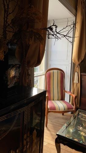 Chambre pour 3 personnes au Chateau Hotel in Centre-Val de Loire