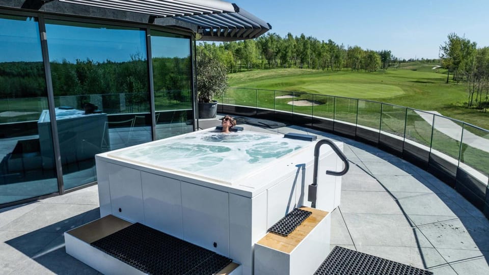 Hot tub
