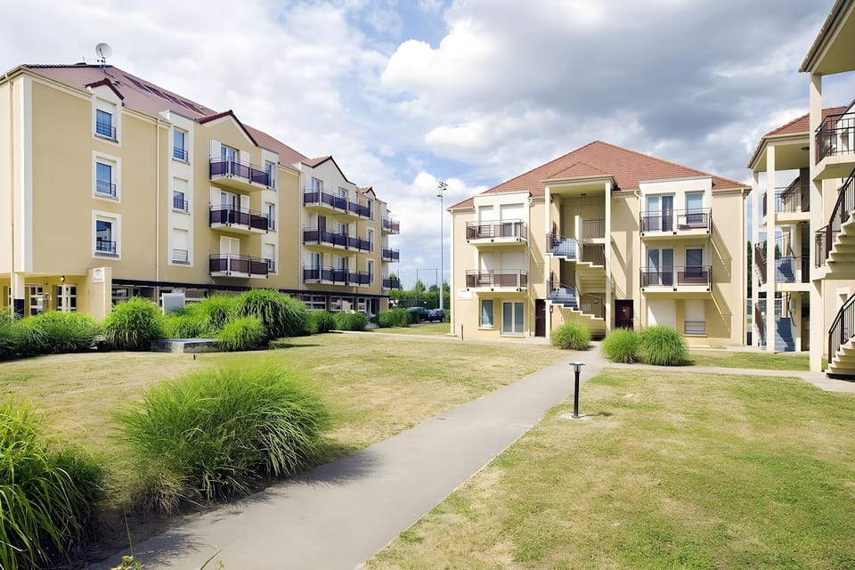 Zenitude Hotel Residences Roissy Village Apartment hotel in Île-de-France