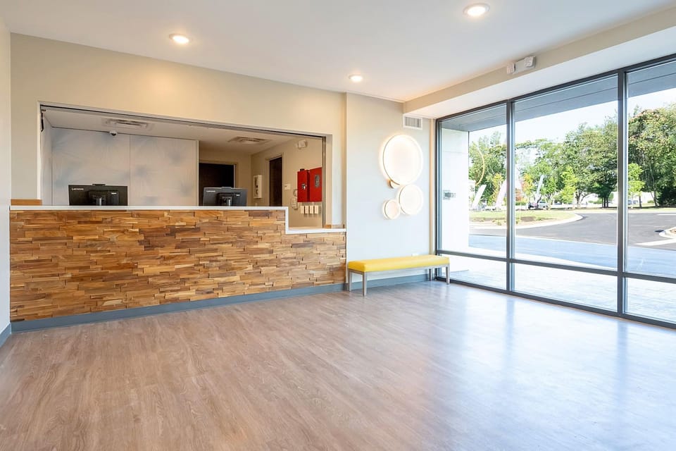ECHO Suites Extended Stay by Wyndham Spartanburg Hotel in Spartanburg