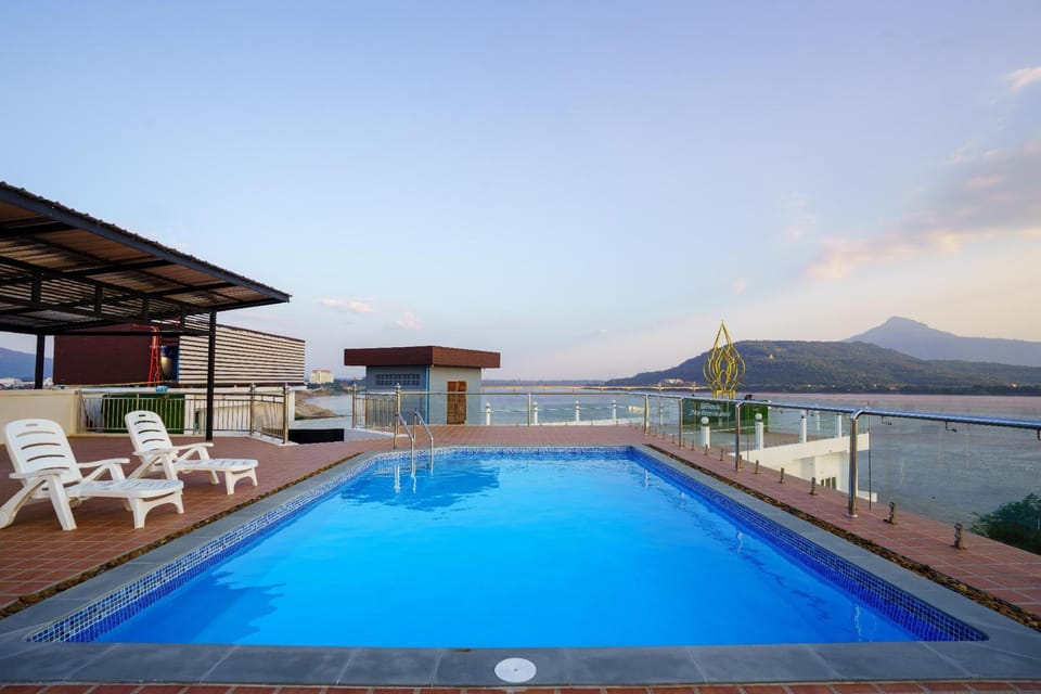 Intouch Riverside Hotel Hotel in Laos