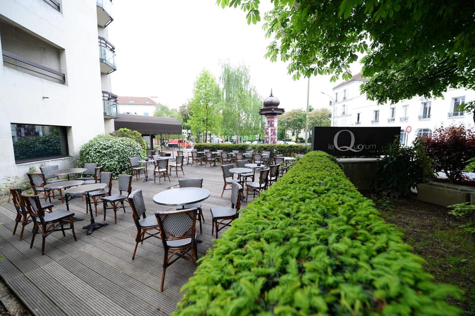 HOTEL QUORUM Hotel in Saint-Cloud