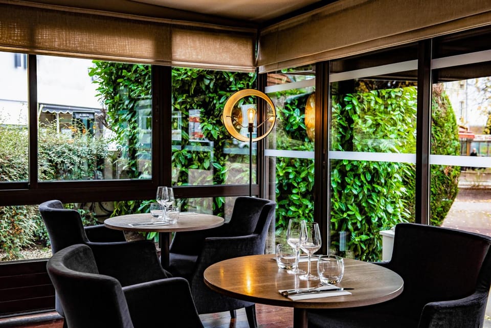 HOTEL QUORUM Hotel in Saint-Cloud