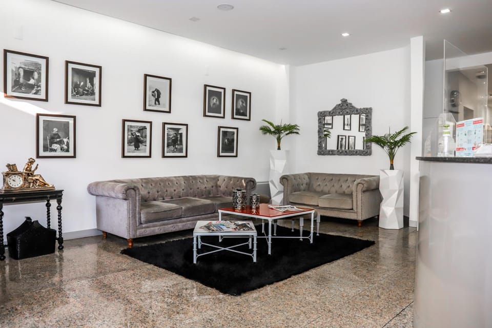 Shared lounge/TV area