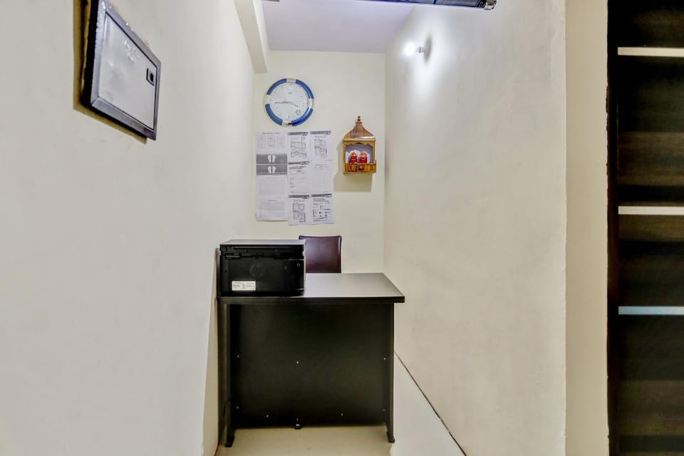 OYO 825109 Karan Residency Hotel in New Delhi