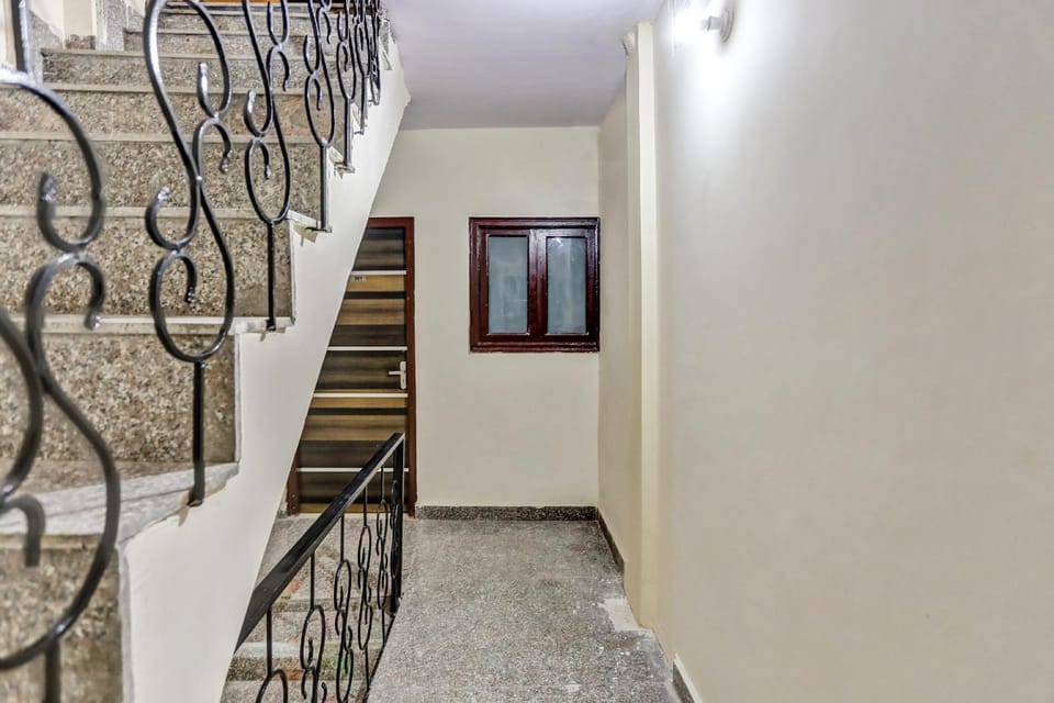 OYO 825109 Karan Residency Hotel in New Delhi