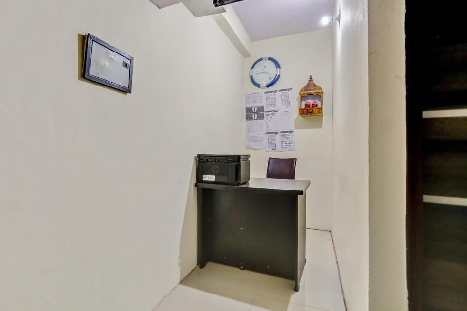OYO 825109 Karan Residency Hotel in New Delhi