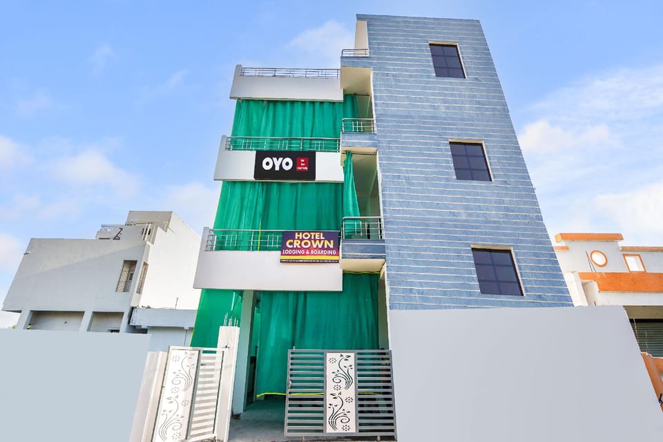 Hotel O CROWN Hotel in Maharashtra