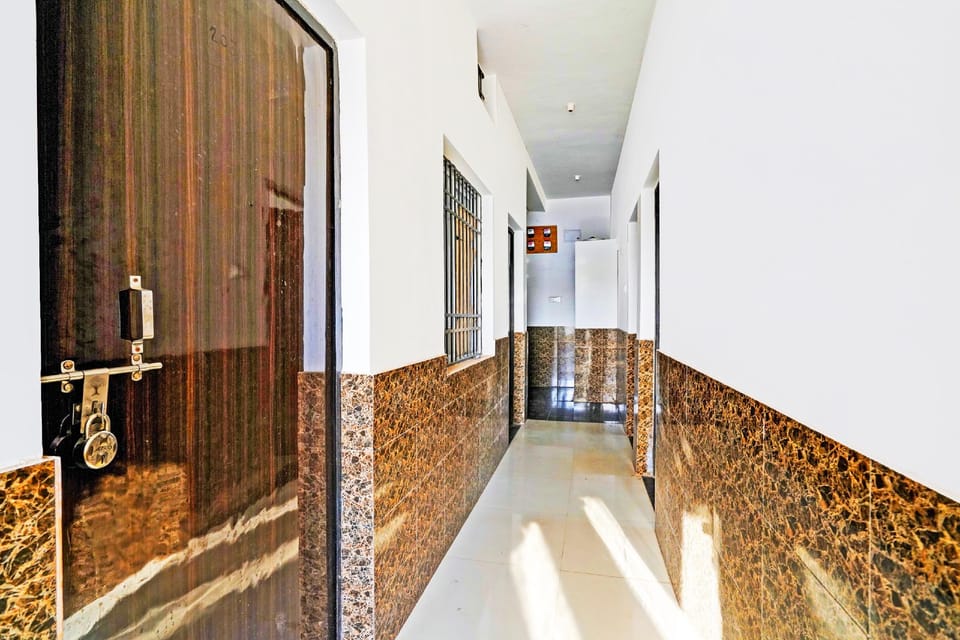 SPOT ON Hotel SB Air Port Stay Hotel in India