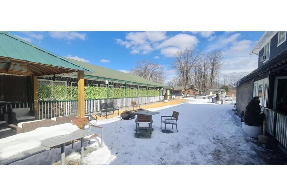 Werry's Cottages and Pub By OYO East Stroudsburg - Weekly Stays Hotel in Middle Smithfield