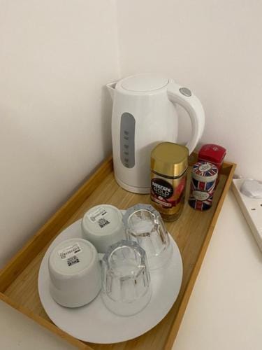 PRIVATE ROOM IN SIDMOUTH STREET, KINGS CROSS Hotel in London Borough of Islington