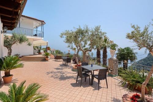 Villa Azzurra Hotel in Campania
