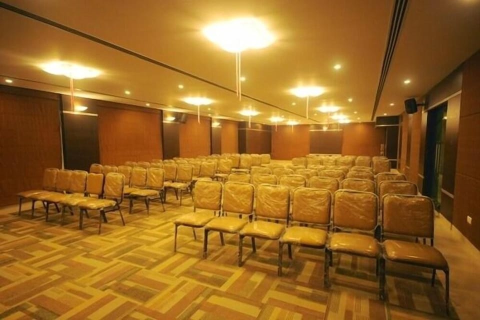 Srinivas Saffron Hotel Hotel in Mangaluru