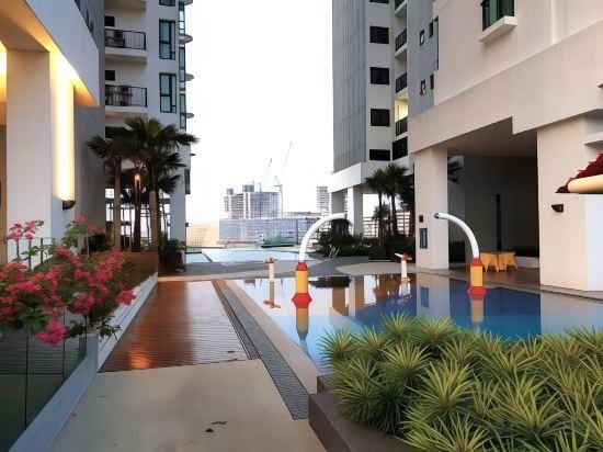 Mosaic Grand Luxury 3BR w bathtub near Midvalley Hotel in Johor Bahru