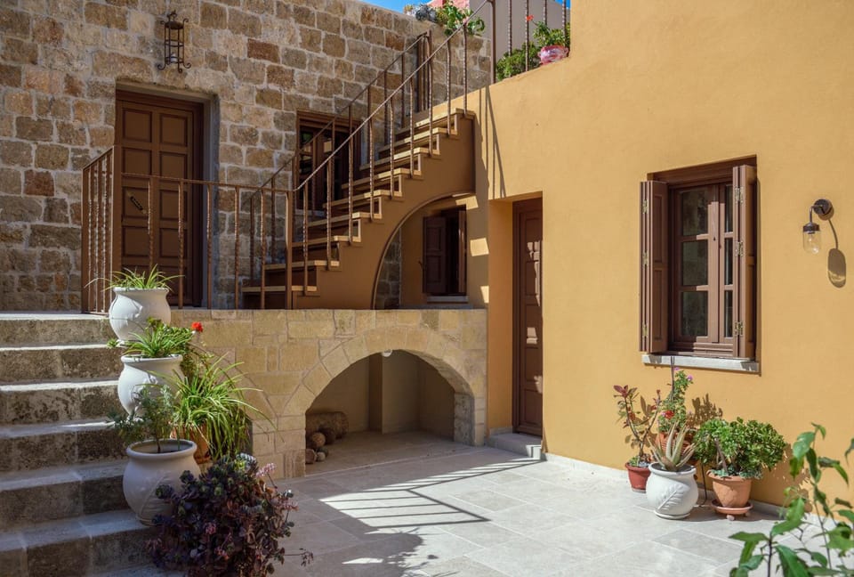 Spanish Knights Inn Hotel in Rhodes