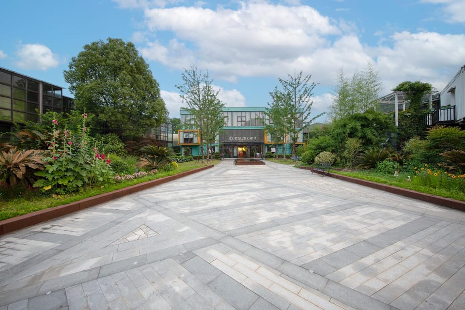 Floral Hotel·Yuyao Intensive Tribal Homestay Hotel in Zhejiang