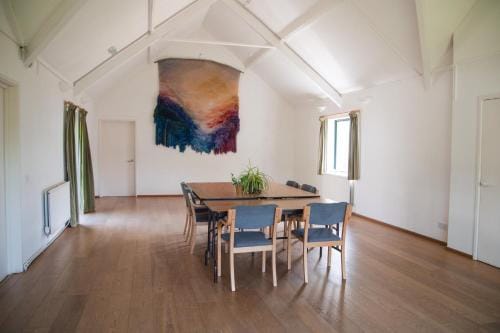 Trigonos - Quiet, Peaceful, Vegetarian B&B and Retreat Centre Hotel in Wales