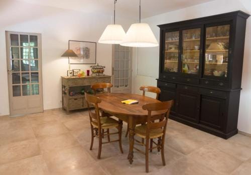 Chambres d'hotes Les Baumes Hotel in Uzes