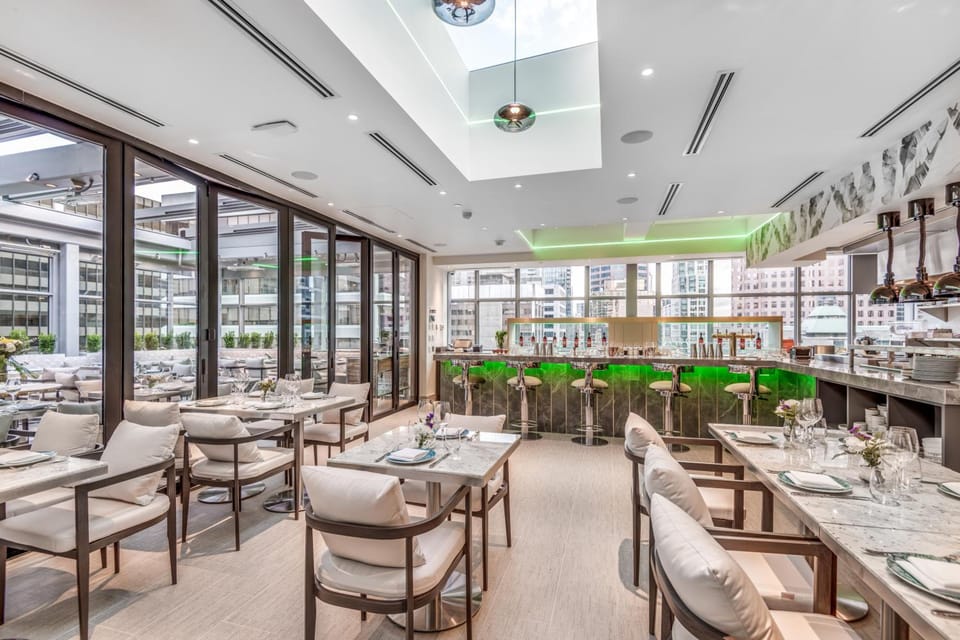 AZUR Legacy Collection Hotel Hotel in Vancouver