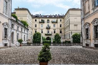 [Art Heaven] Suite Graneri in Torino Centro Hotel in Turin
